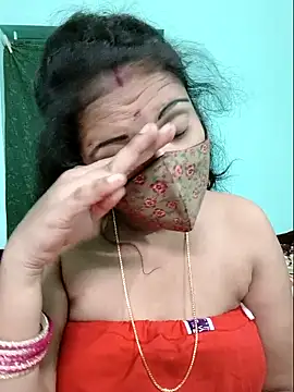 Snapshot of Tamilkannadacouple chatting on 04.18.26 Tamilkannadacouple online show from 04.18.26