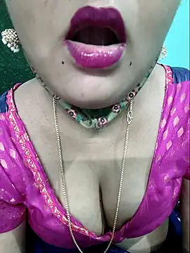 Snapshot of Tamilkannadacouple chatting on 04.22.26 Tamilkannadacouple online show from 04.22.26