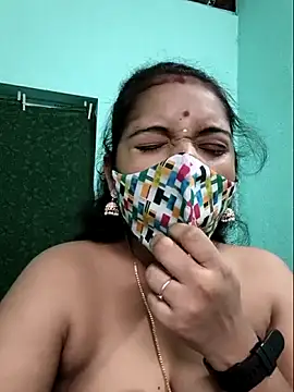Snapshot of Tamilkannadacouple chatting on 04.28.26 Tamilkannadacouple online show from 04.28.26