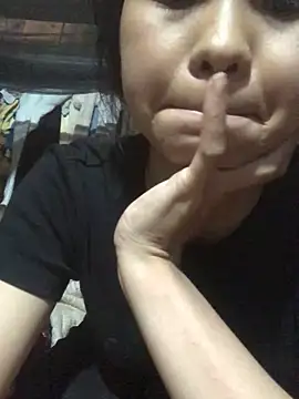 Snapshot of nonakana chatting on 03.23.26 nonakana online show from 03.23.26