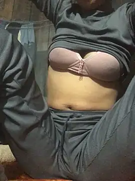 Snapshot of nonakana chatting on 04.16.26 nonakana online show from 04.16.26