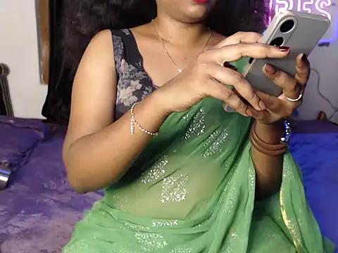 Snapshot of VixenNandhu chatting on 03.24.26 VixenNandhu online show from 03.24.26