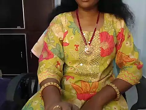 Snapshot of VixenNandhu chatting on 04.26.26 VixenNandhu online show from 04.26.26