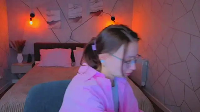  Kiki angel  online show from 04.05.26