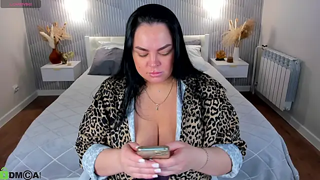 Snapshot of adele_crown chatting on 02.19.26 adele crown online show from 02.19.26