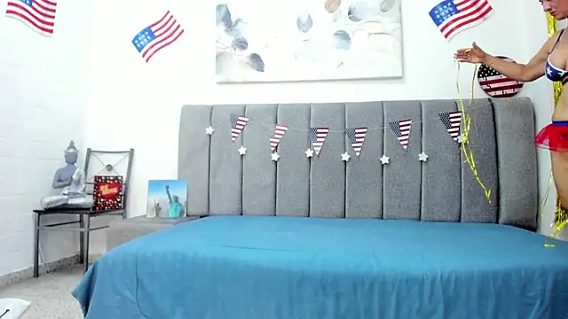 Giselle James online show from 07.04.26