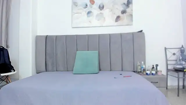 Giselle James online show from 07.17.26
