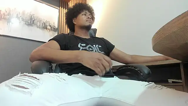 Snapshot of Kai_Moreno chatting on 02.14.26 Kai Moreno online show from 02.14.26