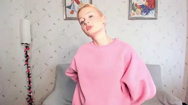 LolaStusse online show from 02.15.26