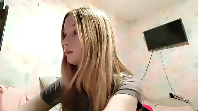 TiaBIanks online show from 03.06.26