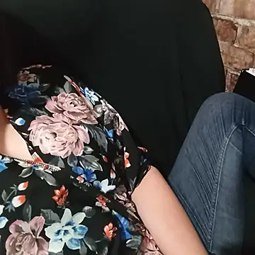 Snapshot of itismyhobby chatting on 11.13.25 itismyhobby online show from 11.13.25