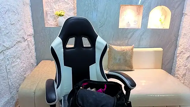 Snapshot of Catalina_Tx_ chatting on 02.21.26 Catalina Tx online show from 02.21.26