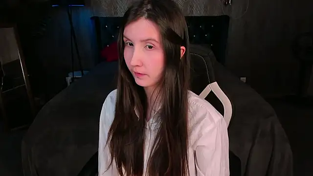 Snapshot of avrora_shy_ chatting on 02.10.26 avrora shy online show from 02.10.26