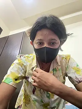 Snapshot of raavigirl chatting on 02.21.26 raavigirl online show from 02.21.26