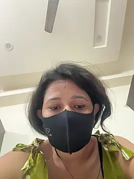 Snapshot of raavigirl chatting on 02.28.26 raavigirl online show from 02.28.26