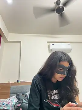 raavigirl online show from 04.03.26