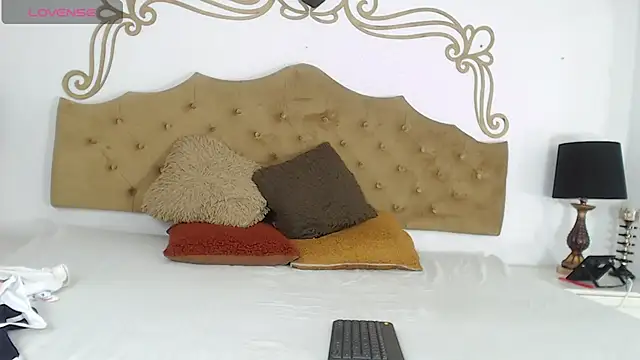 Snapshot of CloeCastillo chatting on 02.28.26 CloeCastillo online show from 02.28.26