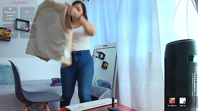 Sophie Tyler online show from 06.26.26
