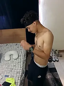 Snapshot of baby_22cm chatting on 02.28.26 baby 22cm online show from 02.28.26