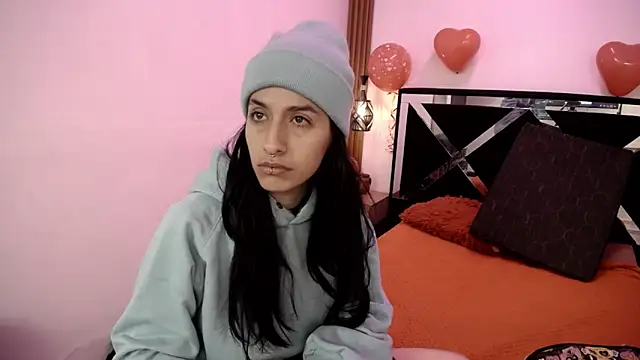 FRANCESCA LOVE  online show from 02.19.26