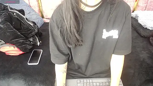 Snapshot of FRANCESCA_LOVE_ chatting on 06.17.26 FRANCESCA LOVE online show from 06.17.26