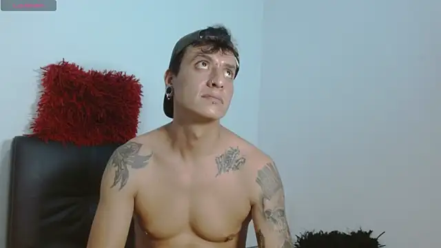 Snapshot of SkinnyDevil12 chatting on 02.15.26 SkinnyDevil12 online show from 02.15.26