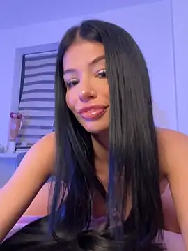 Snapshot of VivienDiamond chatting on 02.24.26 VivienDiamond online show from 02.24.26