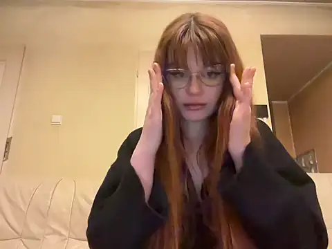 Snapshot of Sophiirose chatting on 02.10.26 Sophiirose online show from 02.10.26