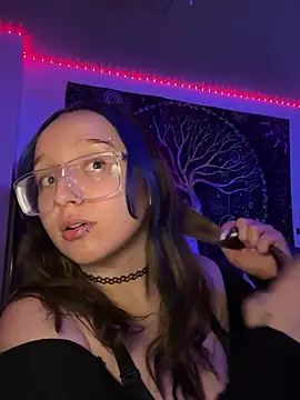 Snapshot of mommynxttie chatting on 02.28.26 mommynxttie online show from 02.28.26