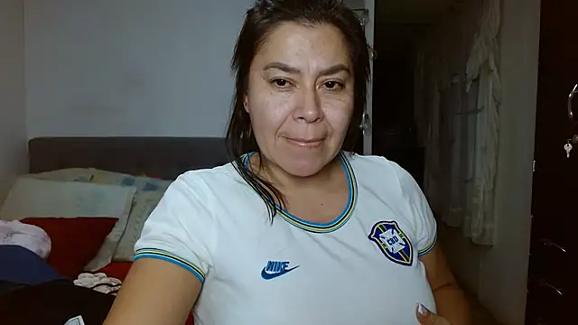 Snapshot of Karo_sexy chatting on 12.15.24 Karo sexy online show from 12.15.24