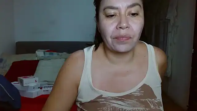 Snapshot of Karo_sexy chatting on 12.19.24 Karo sexy online show from 12.19.24