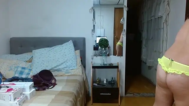 Snapshot of Karo_sexy chatting on 01.29.25 Karo sexy online show from 01.29.25