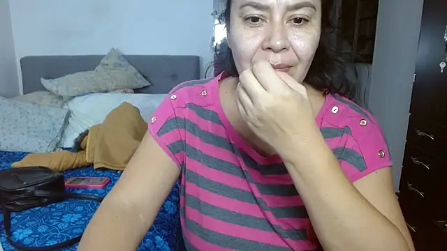 Snapshot of Karo_sexy chatting on 09.26.25 Karo sexy online show from 09.26.25