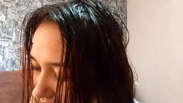 Snapshot of AnnettaBelsito chatting on 05.18.26 AnnettaBelsito online show from 05.18.26