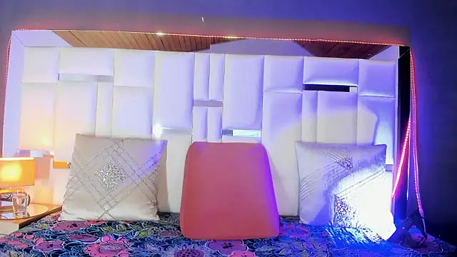 Snapshot of HilarySolis chatting on 02.23.26 HilarySolis online show from 02.23.26