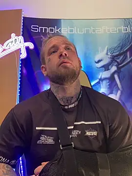 Smokebluntafterblunt online show from 03.09.26