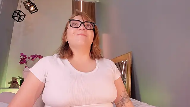 Snapshot of SimonaStar chatting on 03.02.26 SimonaStar online show from 03.02.26