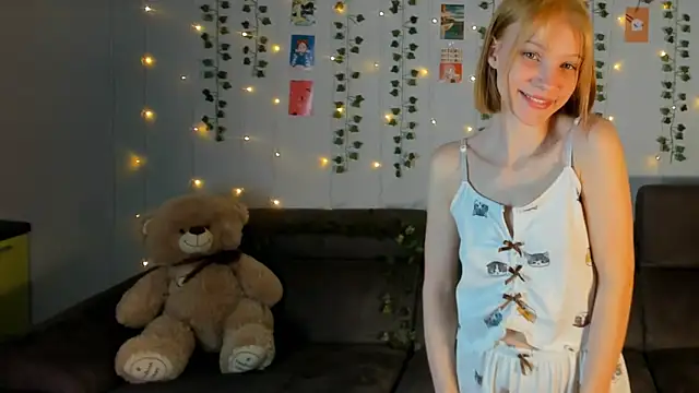 Kiracute18 online show from 03.21.26