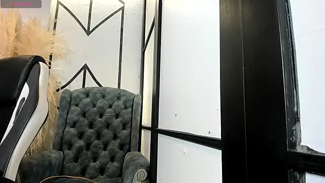 Snapshot of lorraineHunter chatting on 02.17.26 lorraineHunter online show from 02.17.26