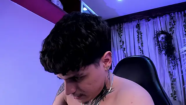 Declan-Foxx online show from 04.14.26