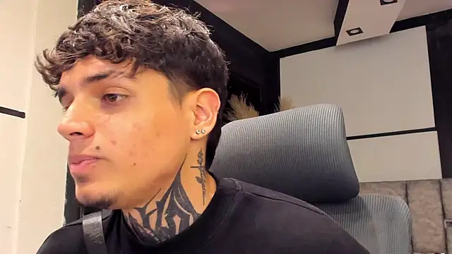 Declan-Foxx online show from 04.16.26