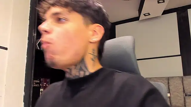 Declan-Foxx online show from 04.16.26