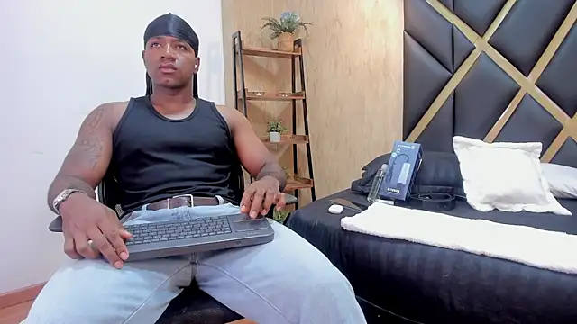 Snapshot of LuccianoDaytona chatting on 02.23.26 LuccianoDaytona online show from 02.23.26