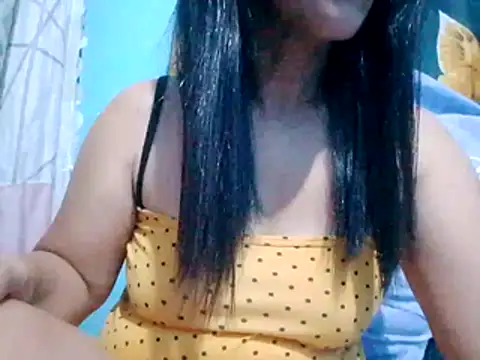 Snapshot of suzzie_hot chatting on 02.23.26 suzzie hot online show from 02.23.26