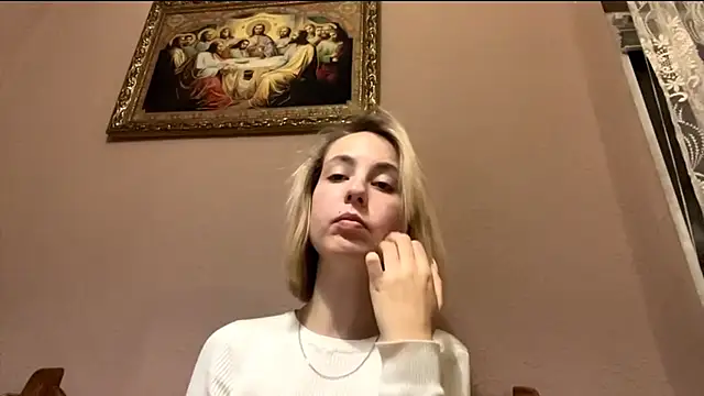 Snapshot of CharmingBlonde chatting on 02.08.26 CharmingBlonde online show from 02.08.26