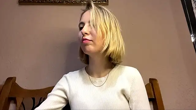 Snapshot of CharmingBlonde chatting on 02.10.26 CharmingBlonde online show from 02.10.26