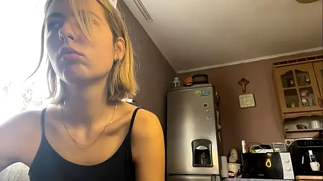 Snapshot of CharmingBlonde chatting on 02.14.26 CharmingBlonde online show from 02.14.26