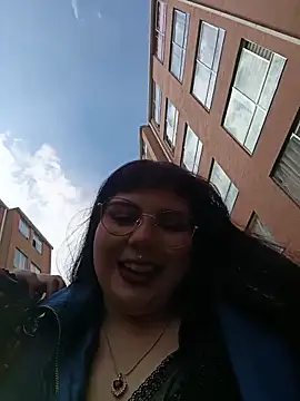 Snapshot of Yulska chatting on 02.21.26 Yulska online show from 02.21.26