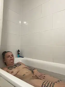 Snapshot of misstatted chatting on 02.19.26 misstatted online show from 02.19.26