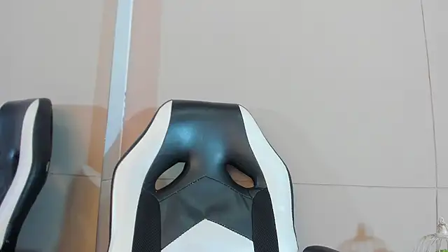 luna bradley  online show from 03.19.26